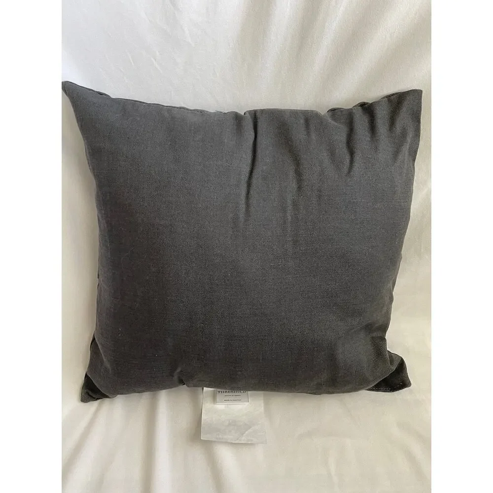 2 Decorative Accent Pillows In New Condition Gray White